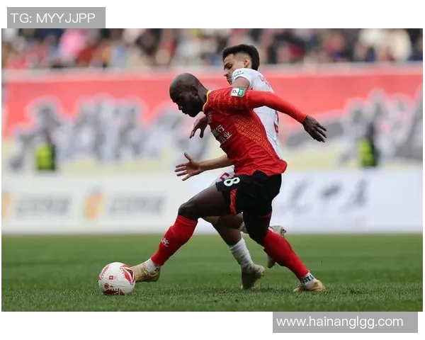 世青赛多明戈斯展现足球才华成新一代明星球员的崛起之路